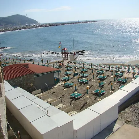 Chiara Marina Trilocale Апартаменты