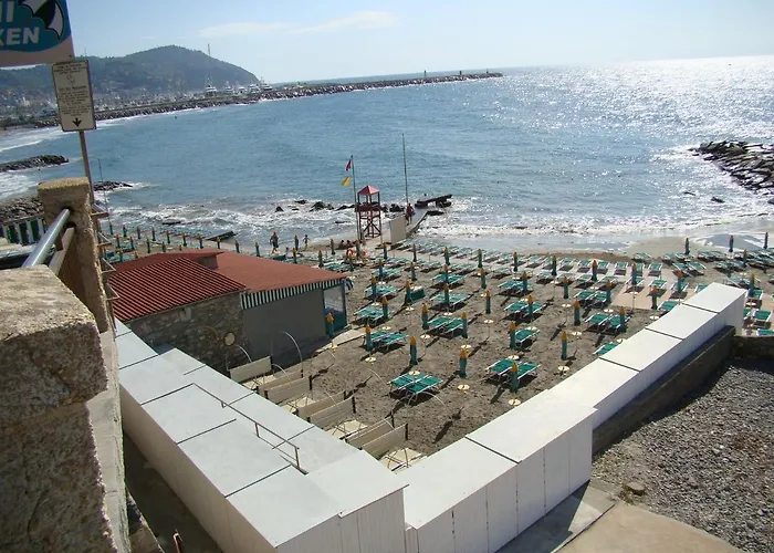 Chiara Marina Trilocale شقة